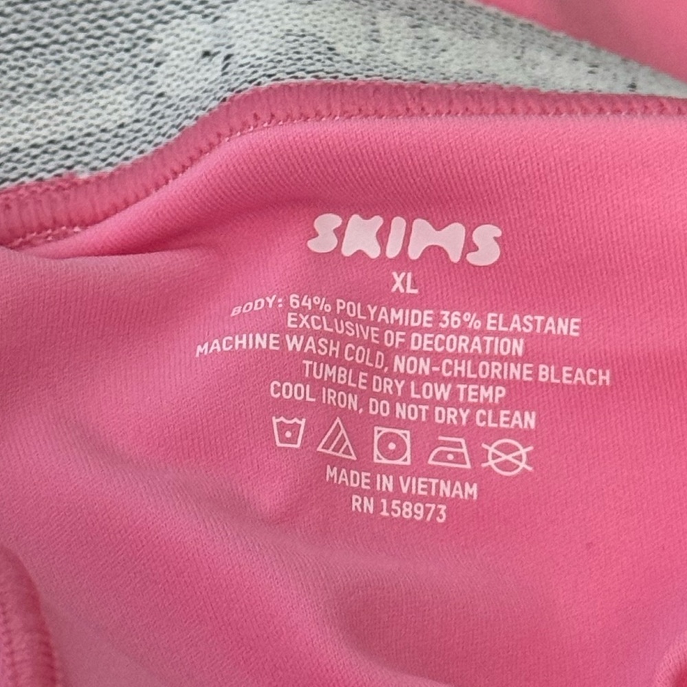 NEW WOMENS XL SKIMS EVERYBODY LOGO SKORT SUGAR PINK - PICKLEBALL TENNIS SUMMER - Picture 3 of 3